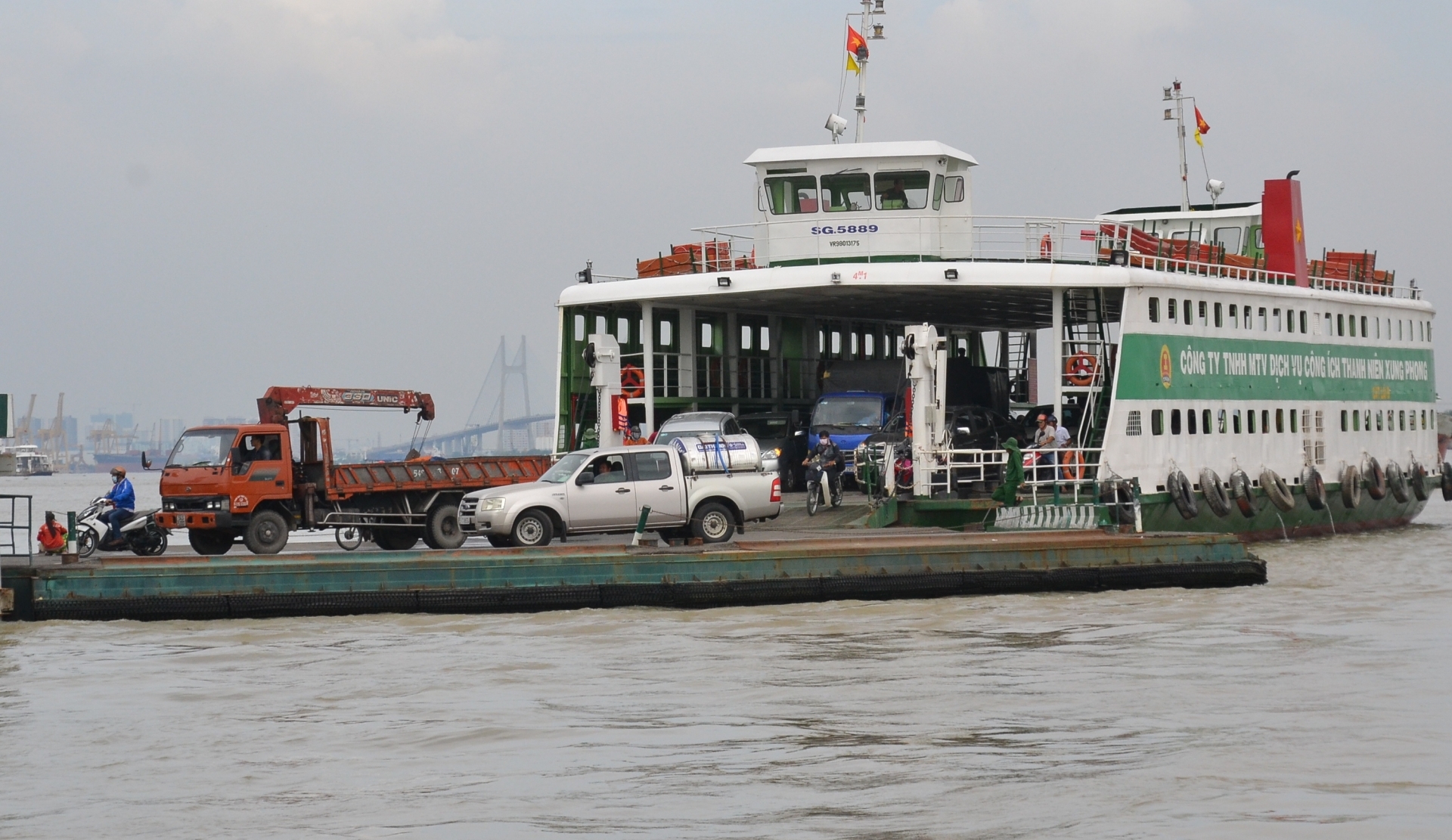 Hoạt động của phà Cát Lái