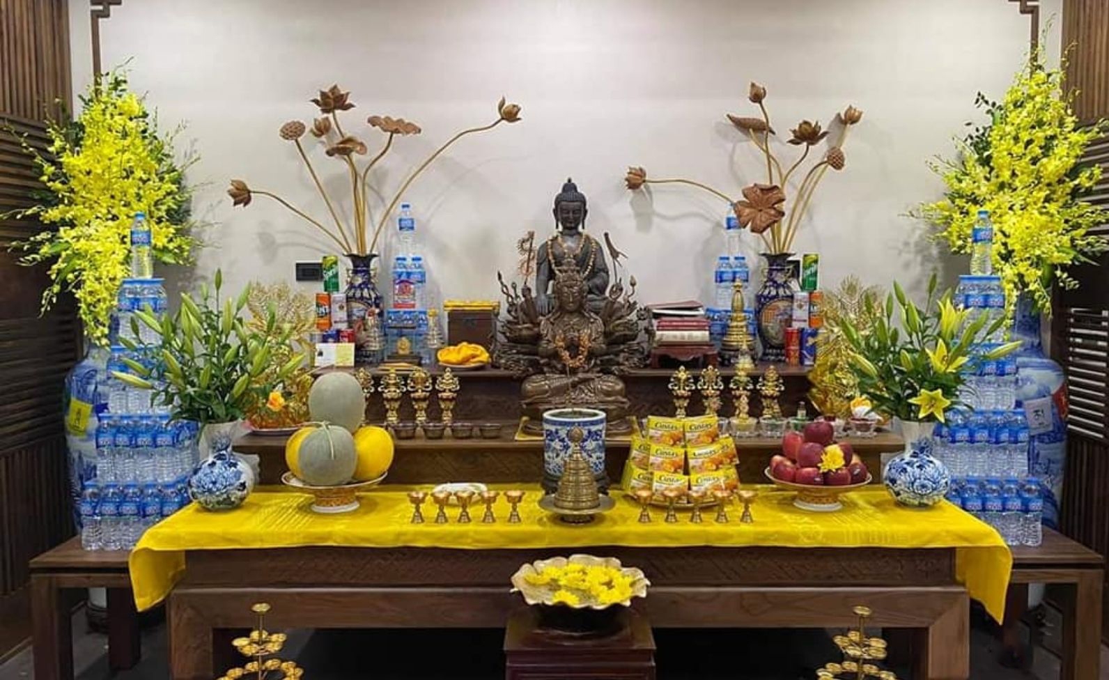 Cách bài trí bàn thờ gia tiên